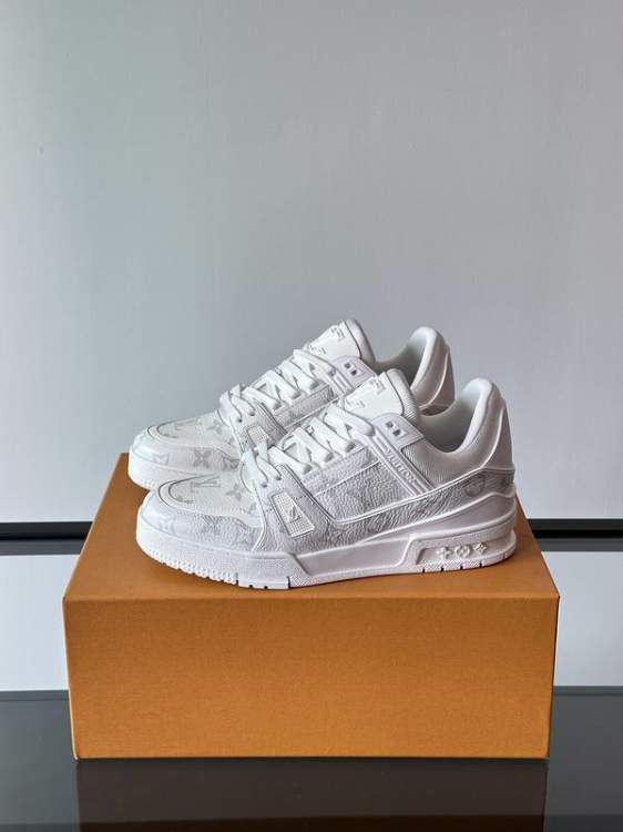Picture of Louis Vuitton Shoes _SKULVsz38-45jyh051215850
